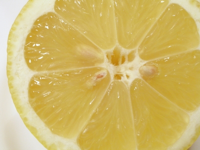 Zitronensaft gegen P ickel